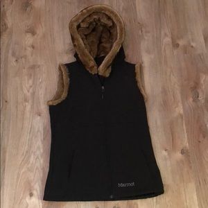 Marmot vest with fur trim